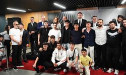 Beşiktaş üyeler ve taraftarla bayramlaştı
