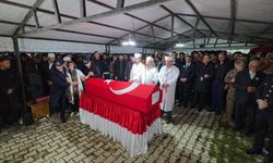Şehit polis memuru tekbirlerle toprağa verildi