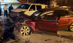 Alkollü sürücü 4 araca birden çarptı!