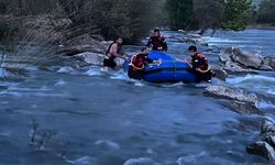 Dicle Nehri'nde mahsur kalan genç kurtarıldı