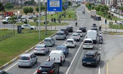 Bayram tatili trafiğinde yoğunluk artıyor