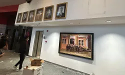 Özgür Özel'in posteri CHP Genel Merkezi'nden indirildi