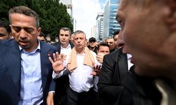 Özgür Özel TBMM Önünde