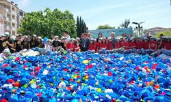 "Dünya bize emanet" dediler, 5 ton plastik kapak topladılar