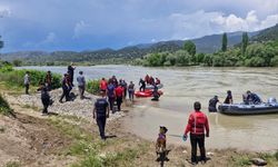 Günlerdir aranıyordu: Kelkit Çayına düşen gençlerden birinin cansız bedeni bulundu