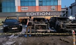 Kundaklama iddiası: Bakırköy'de çıkan yangında lüks otomobiller yandı