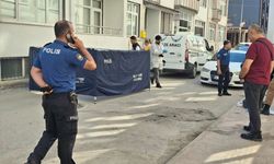 Pencereden düşen 84 yaşındaki adam öldü