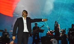 Trabzon Kültür Yolu Festivali'nde şarkıcı Bayhan sahne aldı