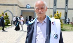 Tarih bölümünden 75 yaşında mezun oldu