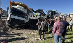 Kavşakta feci çarpışma: 2 kişi hayatını kaybetti