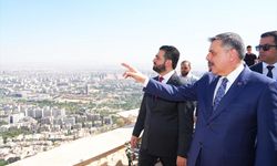 Çiftçi, Suriye'de Kasyun Dağı'ndan Şam'ı seyretti