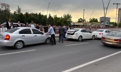 Alt geçitte zincirleme kaza