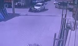 Otomobille motosikletin çarpışma anı kamerada