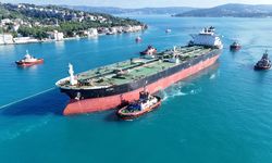 Ukrayna’nın vurduğu dev tanker İstanbul’dan geçti!