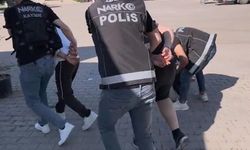 Aracın bagajından 4 bin 458 adet uyuşturucu hap çıktı