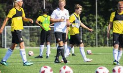Dirk Kuyt, 11 yıl sonra Fenerbahçe'ye döndü!