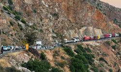 Mersin'de zincirleme kaza: 4 araç birbirine girdi