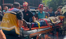 Yıkım sırasında 2 işçi göçük altında kaldı!