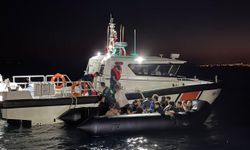 Lastik botta 15 göçmen yakalandı!