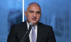 Bakan Ersoy: Kadir İnanır ile birlikte bir devir kapanmış oluyor