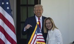 Trump ile Meloni arasında "fotoğraf" polemiği