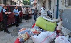 İhbar üzerine girilen evden 5 ton çöp çıktı