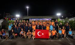 Venezuela Başkanı, Türk kurtarma ekiplerine kahramanlık nişanı verdi!