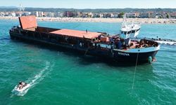 Sakarya'da iki aydır karaya oturan yük gemisi kurtarıldı