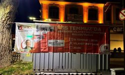 Eskişehir'de 15 Temmuz afişlerini indirdikleri iddiasıyla 2 gözaltı