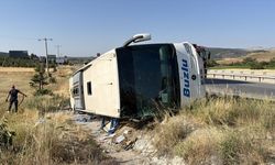 Yolcu otobüsü şarampole uçtu: 20 yaralı