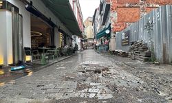 İstanbul'da sağanak nedeniyle Üsküdar'daki Gastronomi Sokağı'nı su bastı