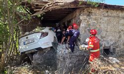 Korkunç kazada şoför öldü nişanlısı yaralandı