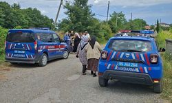 Bahçede yaktığı ateşin içinde kalan yaşlı kadın hayatını kaybetti