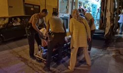 Bunalıma girdi, kendini bıçakladı!