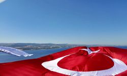 15 Temmuz anısına 1915 Çanakkale Köprüsü'nde Türk bayrağı