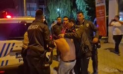 Polise zorluk çıkaran alkollü sürücü kafasını otobüs durağına vurdu!