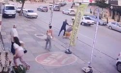 Saldırganlara müdahale eden yaşlı adam, feci halde darp edildi!