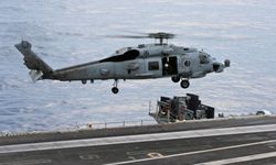 ABD helikopteri Arap Denizi'ne acil iniş yaptı: 1 mürettebat kayıp