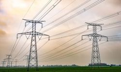 Fransa'da fırtına alarmı: 20 bin hane elektriksiz