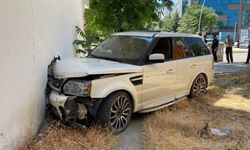 Kontrolden çıkan cip dehşet saçtı