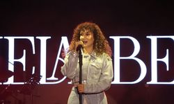 Festivalde Mela Bedel sahnede coşturdu!