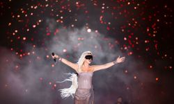 Hande Yener ve Levent Yüksel, İstanbul Festivali'nde müzikseverlerle buluştu