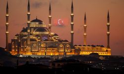 Eller semaya açıldı, Mevlit Kandili idrak edildi