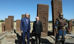 Cumhurbaşkanı Erdoğan, Ahlat'ta Selçuklu Meydan Mezarlığı'nı ziyaret etti