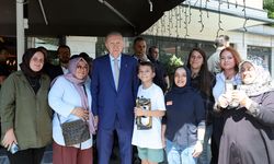 Cumhurbaşkanı Erdoğan, Üsküdar'da esnafı ziyaret etti