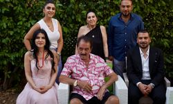 Tatlıses'in mutlu günü: Manevi kızına beşi bir yerde taktı!