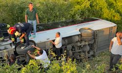 Samsun’da özel halk otobüsü devrildi: 21 yaralı
