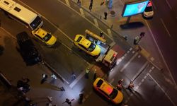 Beyoğlu'nda 8 araçlı zincirleme kaza: 5 kişi yaralandı
