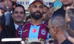 Salah uçağa bindi, Trabzonspor formasını giydi