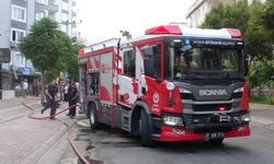 Apartmanda yangın paniği: 5 kişi dumandan etkilendi